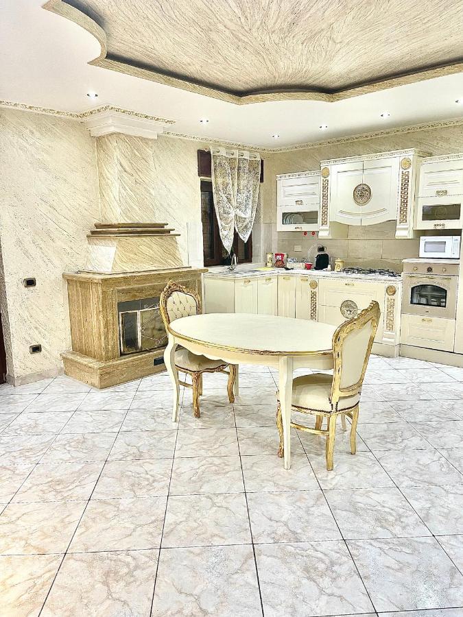 Gold luxury suite home roma Extérieur photo