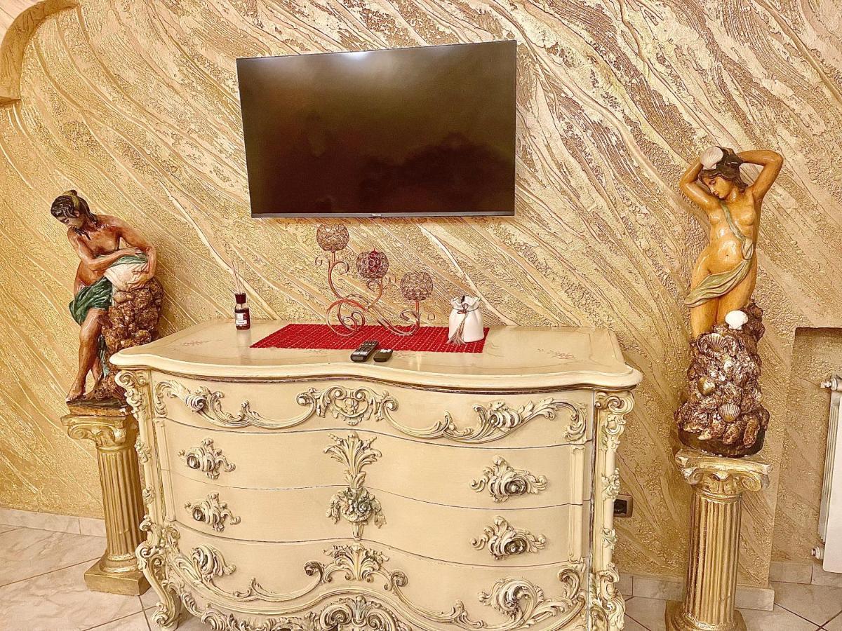 Gold luxury suite home roma Extérieur photo