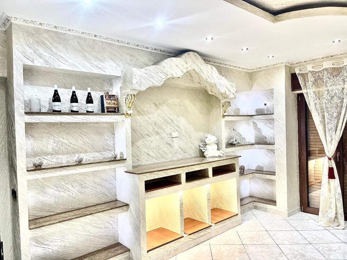 Gold luxury suite home roma Extérieur photo