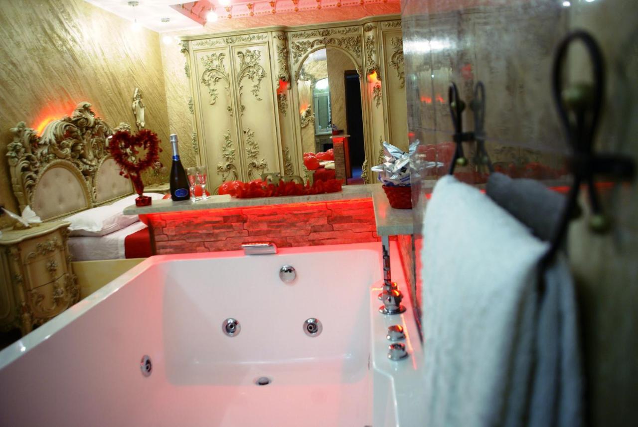 Gold luxury suite home roma Extérieur photo